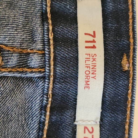 711 Skinny Levis  Size 27 - Picture 5 of 5